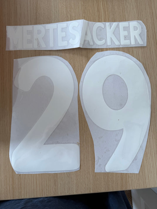 Mertesacker